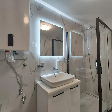 Apartment 25